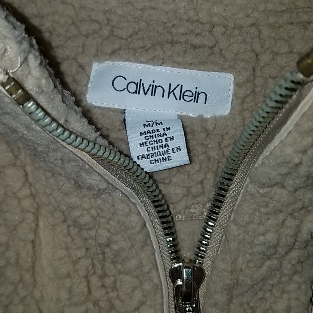 Vest - Picture 2 of 3